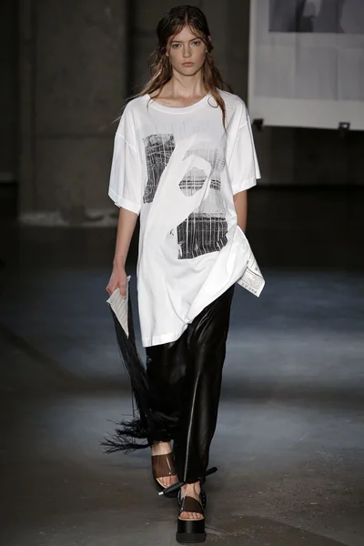 Look 27